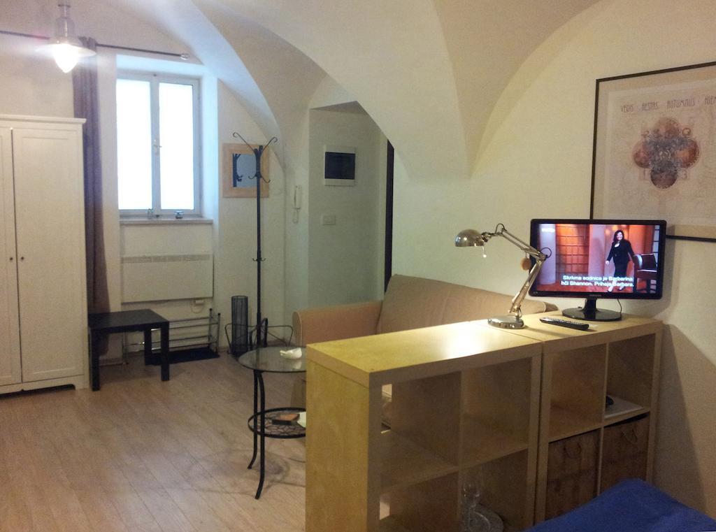 Studio Ian Любляна Номер фото